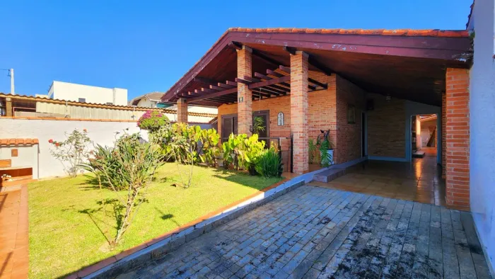 Casa à venda em Peruíbe-SP