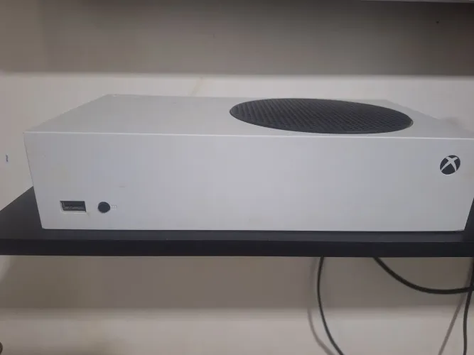XBOX Series S + 1 controle