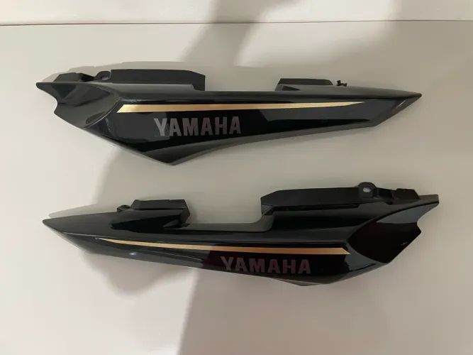 CARENAGEM TRASEIRA YAMAHA FACTOR 150 PRETA ORIGINAL - PAR COMPLETO