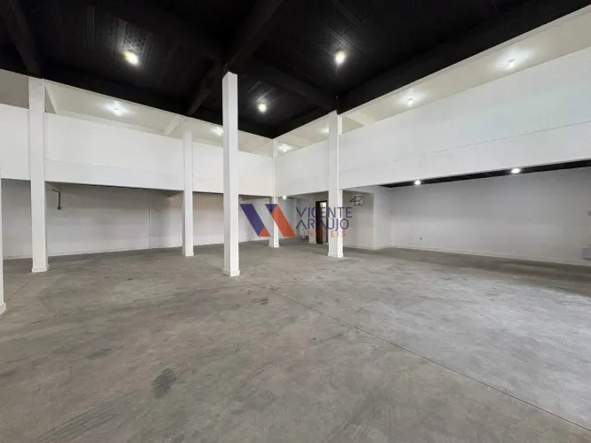 Loja comercial para locação 300 m² excelente localização no bairro Monte Verde.