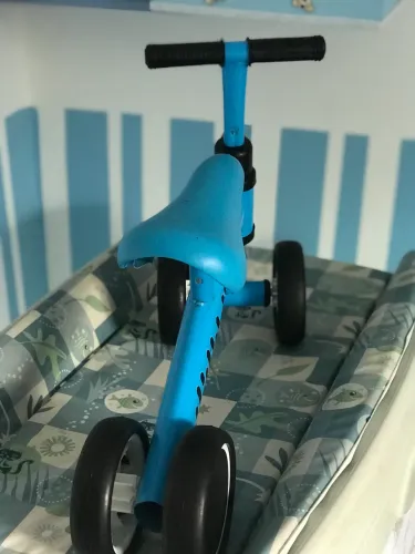 Bicicleta de equilíbrio bebê