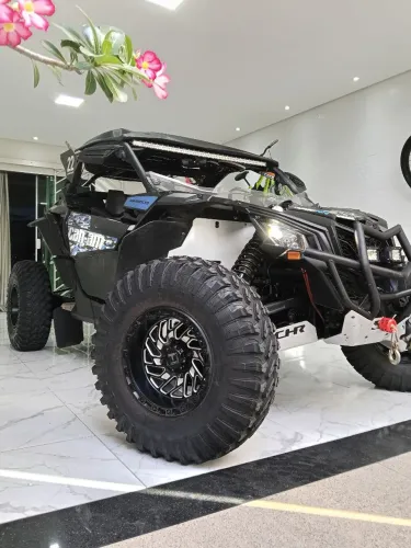 UTV MAVERICK X3 200HP RR TURBO