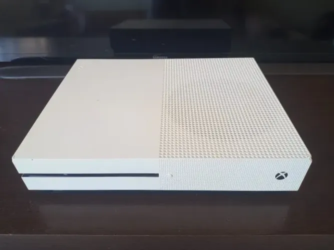 Xbox One usado, 1Tb de memória e recentemente renovado