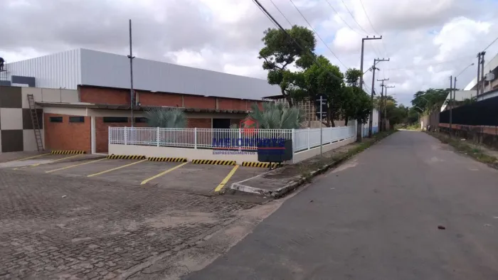 # Alugo Galpão Av. Guajajaras 3.300 m², em frente ao Centro Elétrico