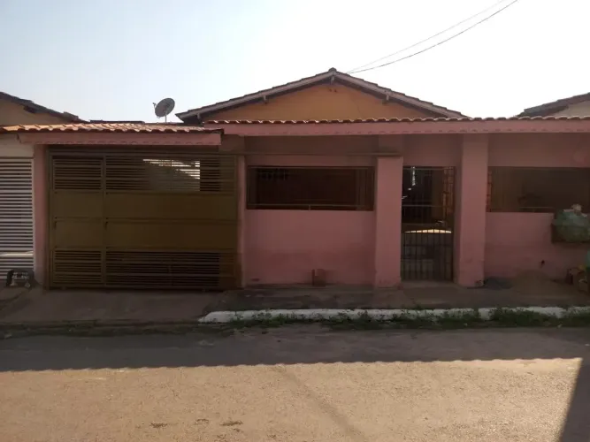 CASA À VENDA  JARDIM PRESIDENTE II - COXIPÓ