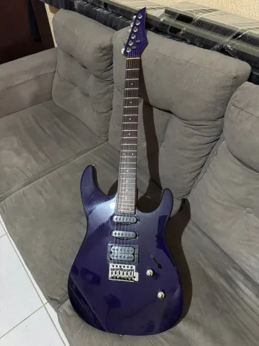 Guitarra Golden super Strato Hss