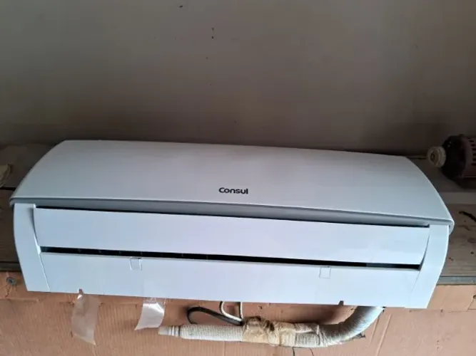 Ar Condicionado Consul Split 12000 BTUs 220V Quente e Frio Novo R$ 1399