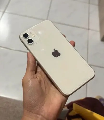 Vendo IPhone 11 - 64GB (perfeitas condições e sem marcas de uso)