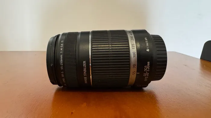 Lente Canon EF-S 55-250mm f/4-5.6 IS Excelente estado