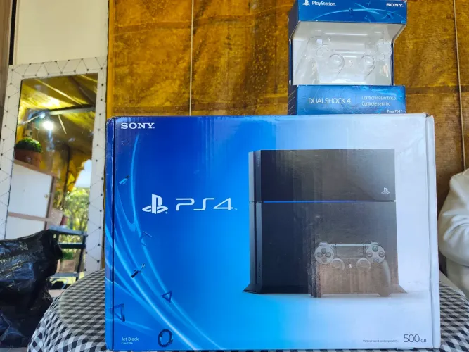 Caixa de Playstation 4