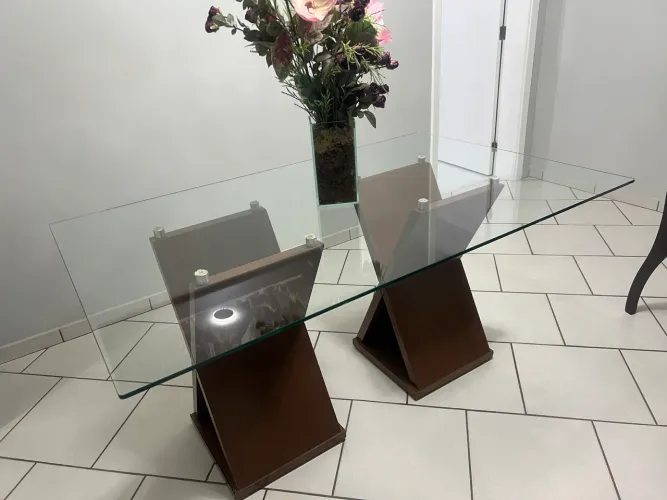 Mesa vidro temperado 8 mm com 06 cadeiras
