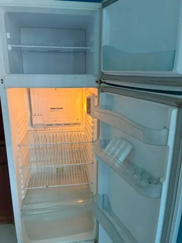 Vende-se geladeira