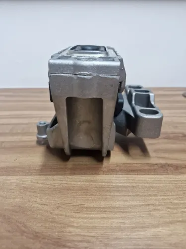Coxim do Motor Lado Direito VW Golf 1.6 8v