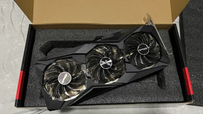 Placa de vídeo Asrock rx 7600 8g triple fan