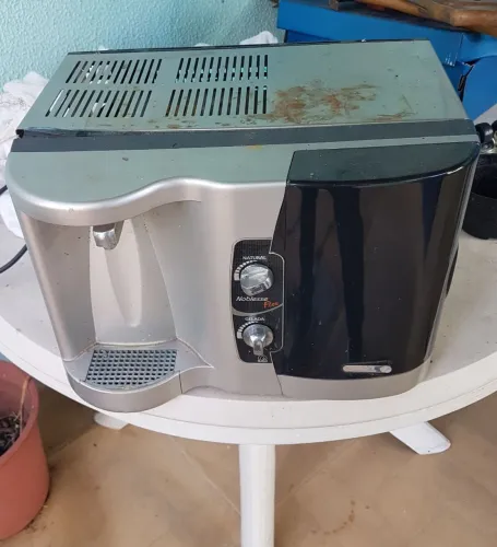 Purificador europa plus, vazando mas compressor ta bom