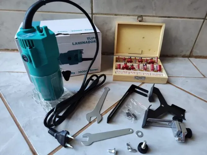 Tupia Laminadora Manual Profissional 900W Com Kit Fresas