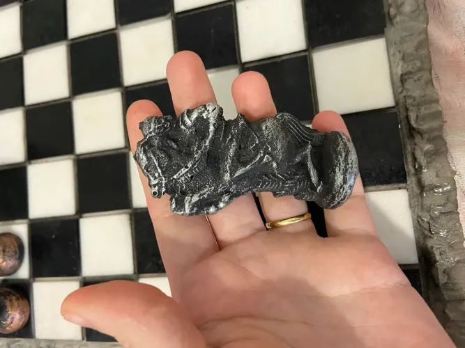 Tabuleiro de Xadrez com peças em resina, Medieval