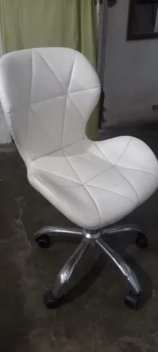 Cadeira para escritório, para estúdio bde estética vê manicures