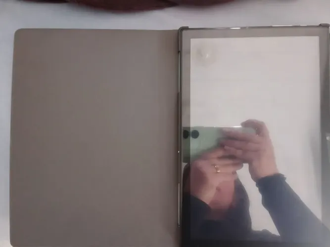 Tablet E1035 novo 6gb RAM 128gb de memória, acompanha acessórios.