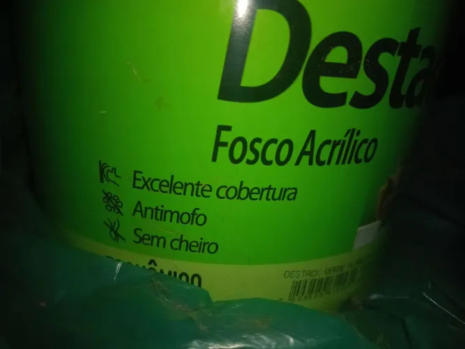 Tinta de parede 3,6 litros (50 R$)