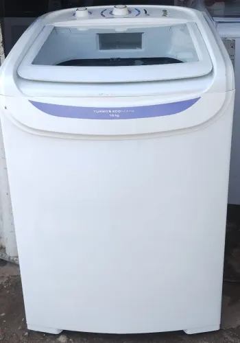 VENDO UMA MÁQUINA DE LAVA ELECTROLUX DE 15 KILOS BEM CONSERVADA TODA OK