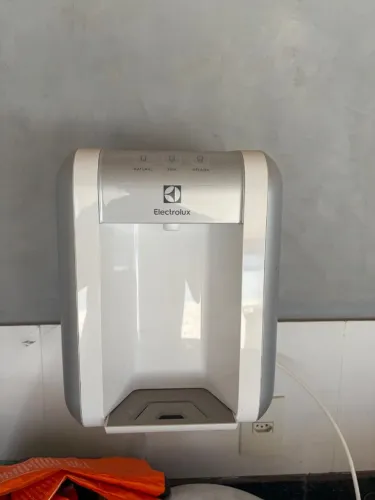 Purificador de Água Electrolux ? Natural, Fria e Gelada