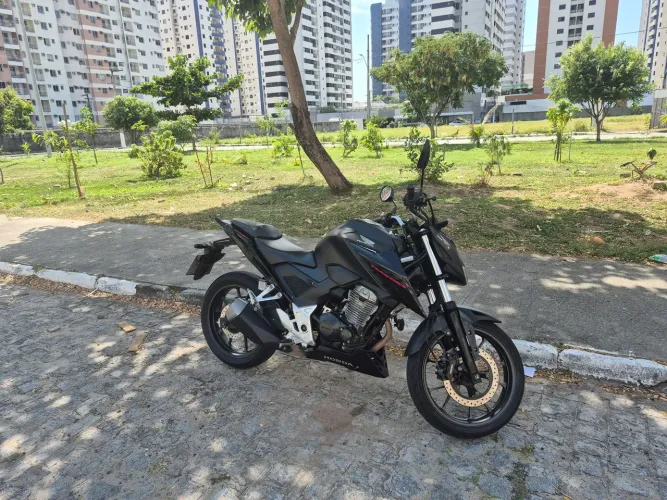 CB 300F Twister