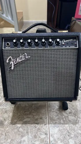 Amplificador de guitarra Fender Champion 20