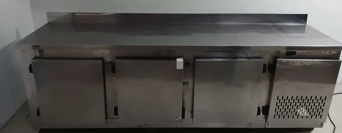 Balcão de Encosto Refrigerado Inox 2,50m