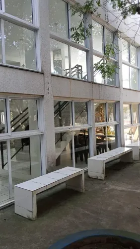 Vendo este apartamento num ótimo lugar escola ,supermercados e hospitais próximo