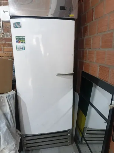 Cervejeiro, 127v funcionando m.bem