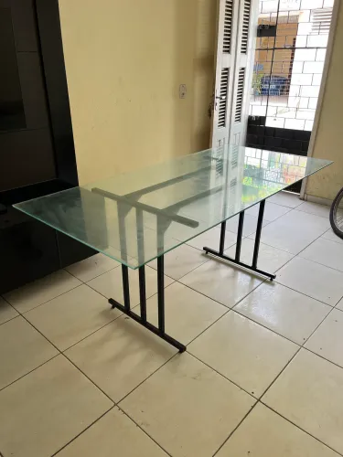 MESA DE VIDRO (CABE ATÉ 8 CADEIRAS) - 1,80 por 85