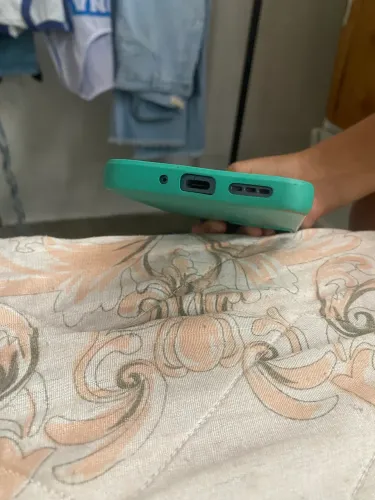 Celular semi novo modelo poco