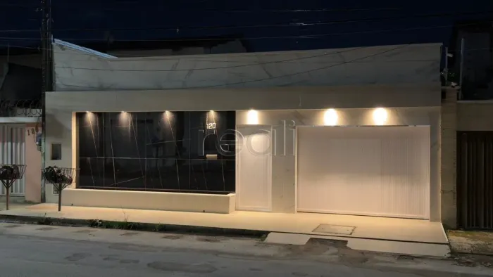Casa Plana | Parque Manibura | 180m² | 03 Quartos | 04 Vagas