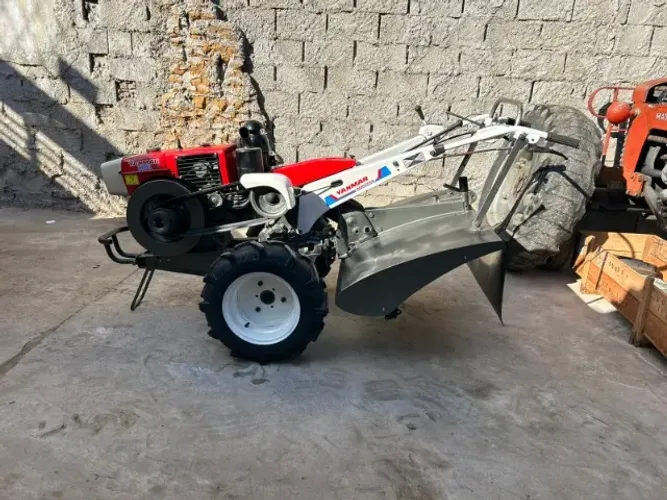 Micro Trator Yanmar TC 11 - Enxada Rotativa