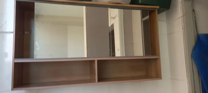 Vende se guarda roupa e cristaleira louça cozinha *