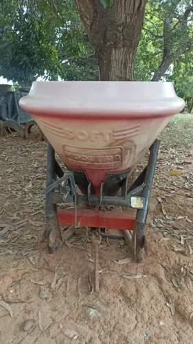 Esparramadeira de Calcário Nogueira 600.