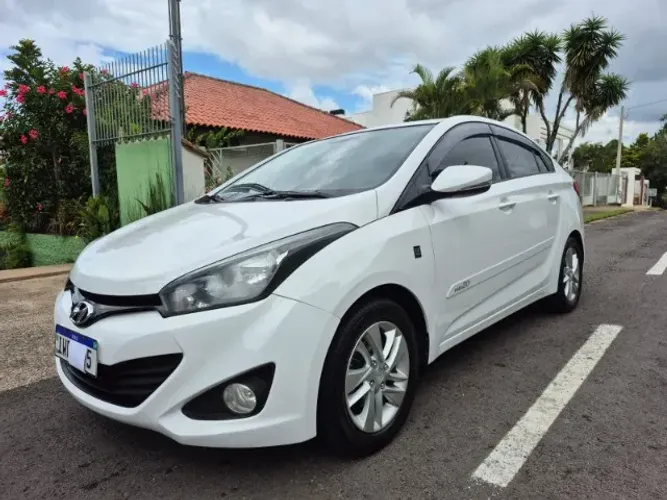 Hyundai HB20S C.plus/c.style1.0 Flex 12V Mec. 4P 2015