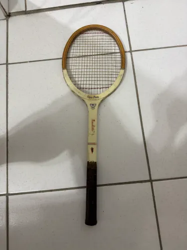 RAQUETE DE TÊNIS ANTIGA