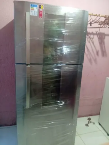 Geladeira inox Frost Free painel digital