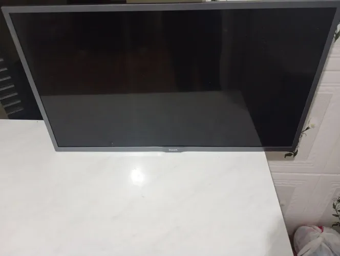 Tv Smart Phillips 32 Led com defeito (não liga)