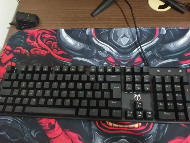 Teclado mecânico T-Dagger