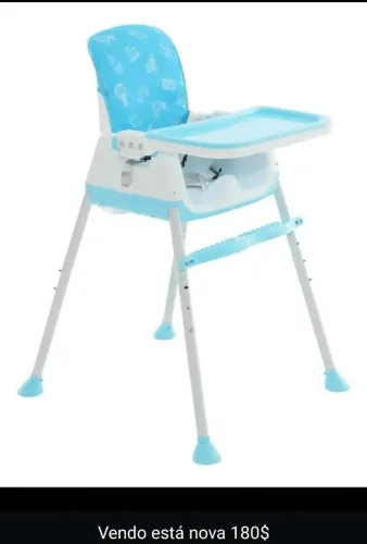 Cadeirinha de bebê.