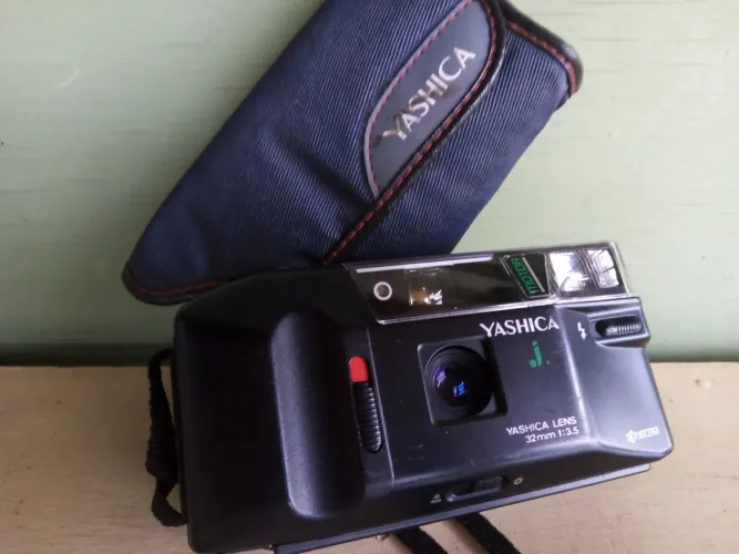 Camera fotográfica analogica Yashica
