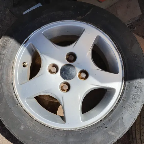 Vendo jogo de rodas Peugeot aro 14