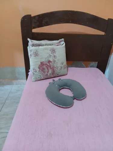 Cama de solteiro com colchão usada