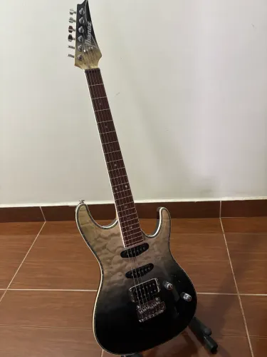 Ibanez SA Standard SA360NQM (regulada)