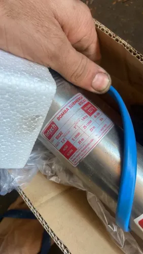 Vendo bomba agulha para poço artesiano com 18.metrk de cano de 100