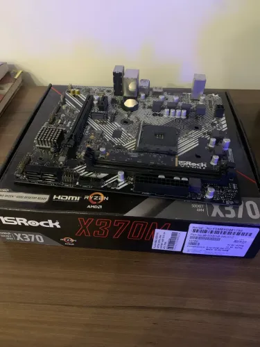 Placa mãe X370 Soquete AM4 Para reparo!