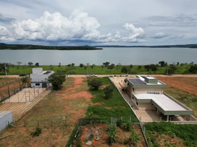 Vendo lote de 1000 m2, frente ao Corumbá IV, Mansões Bouganville